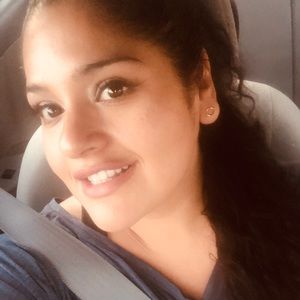 Meet your Posher, Alejandra